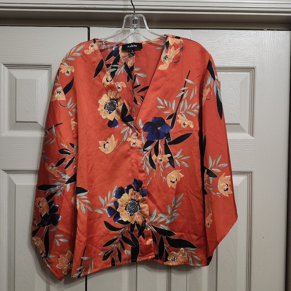 Aakaa Women's Kimono Style Polyester Flowing Silky Button Front Top Small/med